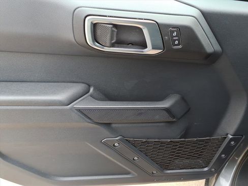 Certified 2025 Ford Bronco Big Bend image 9