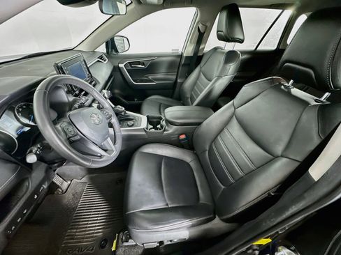 Used 2021 Toyota RAV4 XLE Premium AWD/4WD image 13