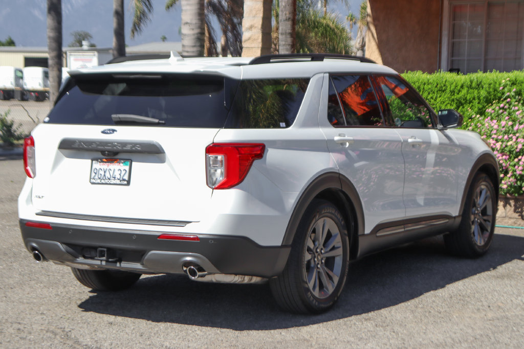 Used 2023 Ford Explorer XLT w/ Equipment Group 202A RWD image 11