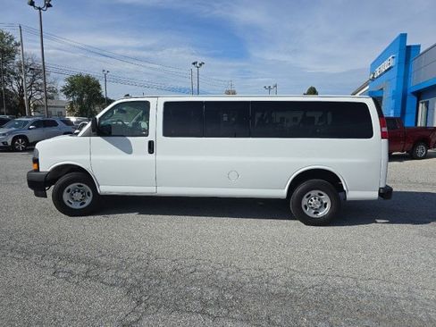 Used 2024 Chevrolet Express 3500 LS image 8
