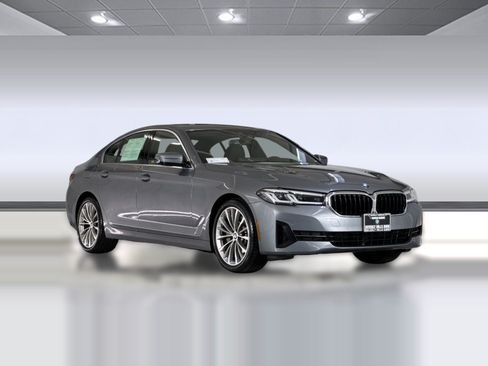 Used 2023 BMW 530i w/ Premium Package RWD image 7