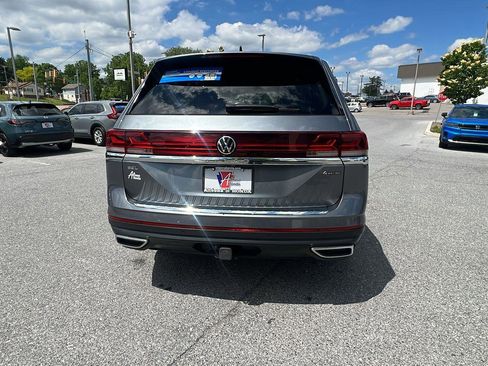 Used 2024 Volkswagen Atlas SEL AWD/4WD image 5