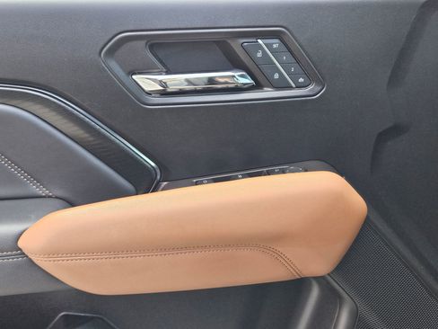 Used 2024 GMC Canyon AT4 w/ AT4 Premium Package image 18