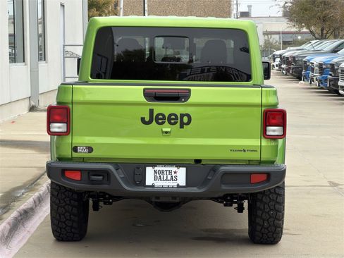 New 2025 Jeep Gladiator Sport image 6