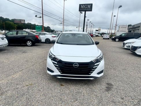 Used 2023 Nissan Versa S FWD image 5