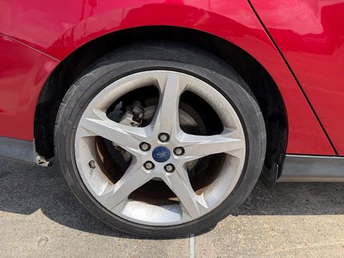 Used 2012 Ford Focus Titanium FWD image 5
