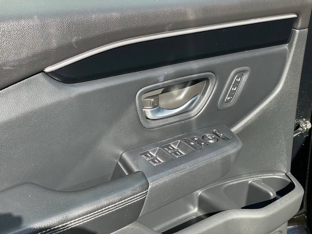 Used 2023 Honda Pilot Touring image 11