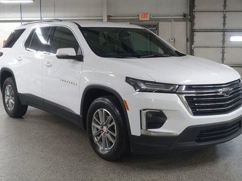 Used 2023 Chevrolet Traverse LT FWD image 1