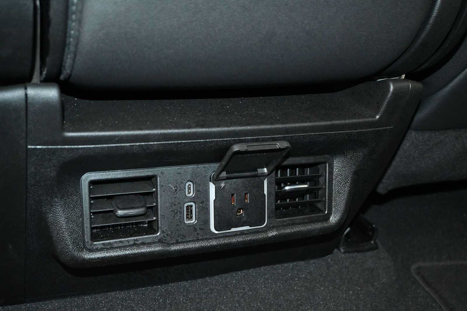 Used 2026 GMC Sierra 1500 SLT AWD/4WD image 25