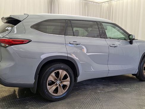 Certified 2022 Toyota Highlander Bronze Edition AWD/4WD image 6