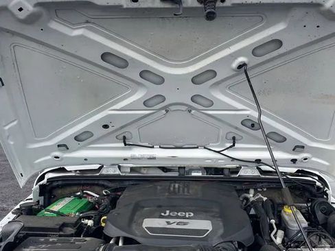 Used 2018 Jeep Wrangler Unlimited Sport S image 19