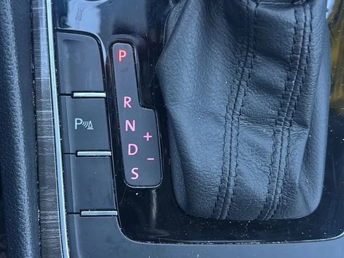 Used 2017 Volkswagen Passat 1.8T SE image 52