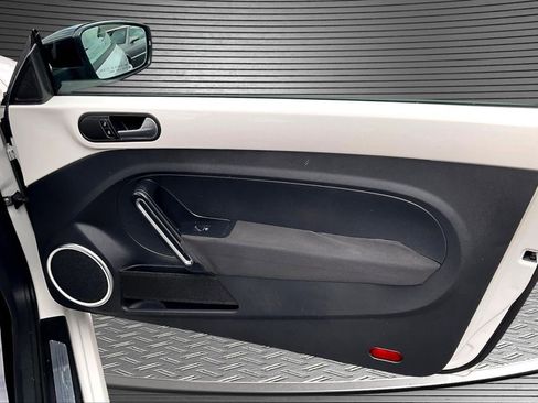 Used 2012 Volkswagen Beetle Turbo image 26