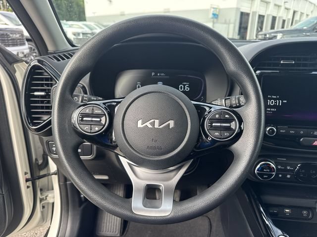 Used 2023 Kia Soul S FWD image 17