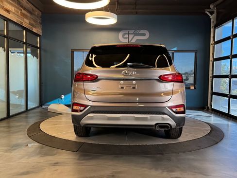 Used 2019 Hyundai Santa Fe SE AWD/4WD image 4