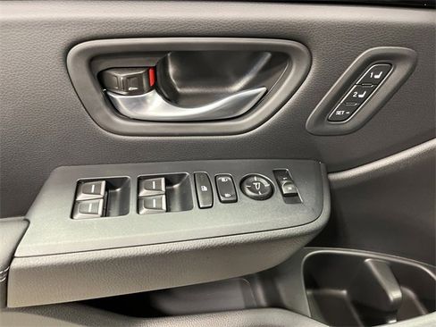 New 2025 Honda Pilot Touring image 9