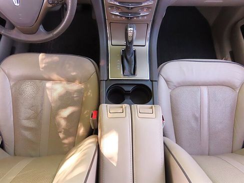 Used 2013 Lincoln MKX FWD image 17
