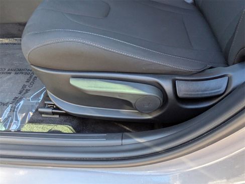 Certified 2024 Hyundai Elantra SEL image 19