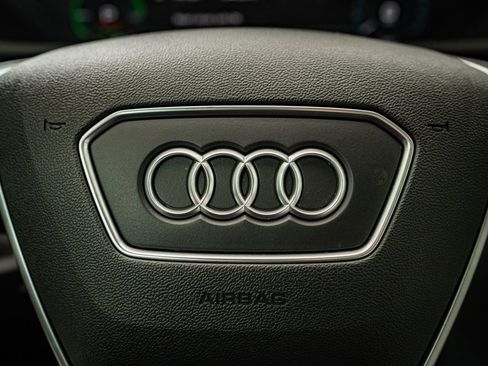 Used 2021 Audi e-tron Premium w/ Convenience Plus Package image 28