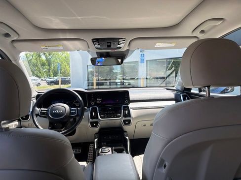 Certified 2023 Kia Sorento SX Prestige AWD/4WD image 23