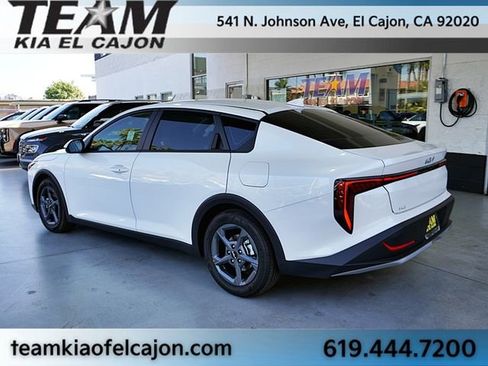 New 2026 Kia K4 LXS image 8