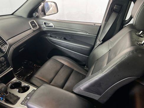 Used 2022 Jeep Grand Cherokee Limited image 21