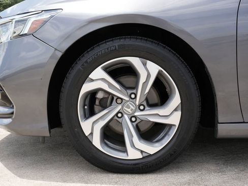 Used 2018 Honda Accord EX image 24