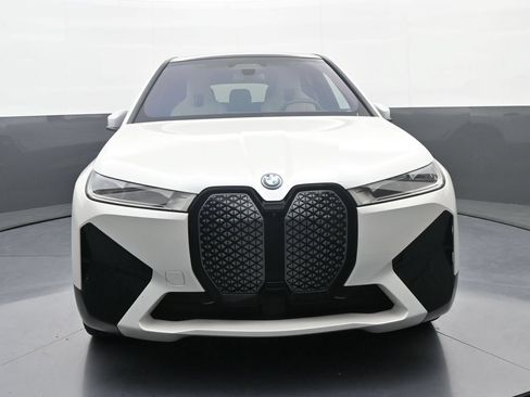 Used 2024 BMW iX xDrive50 w/ Sport Package AWD/4WD image 2