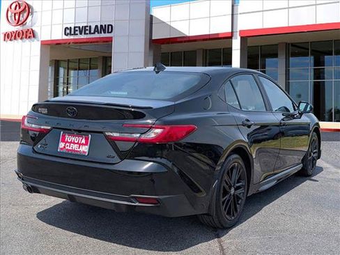 Used 2025 Toyota Camry SE AWD/4WD image 7