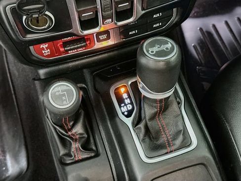 Used 2019 Jeep Wrangler Unlimited Rubicon AWD/4WD image 14
