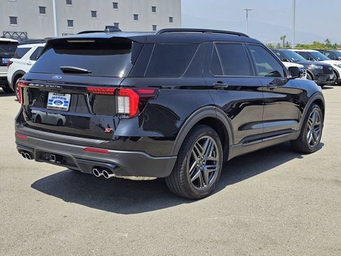 Used 2025 Ford Explorer ST w/ Sun And Sound Package AWD/4WD image 8
