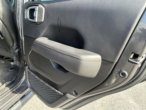 Used 2023 Jeep Gladiator Mojave w/ Cold Weather Group image 23