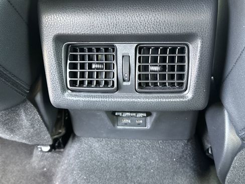 Used 2025 Toyota Camry SE image 24