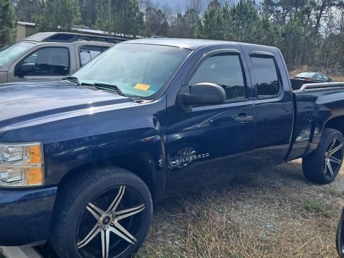 Used 2010 Chevrolet Silverado 1500 W/T w/ LS Package RWD image 1