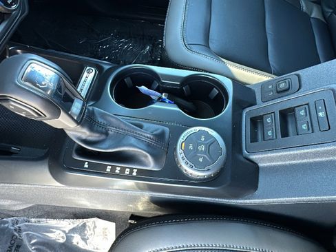 New 2025 Ford Bronco Outer Banks image 13