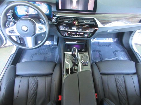 Used 2023 BMW 530i w/ M Sport Package RWD image 19