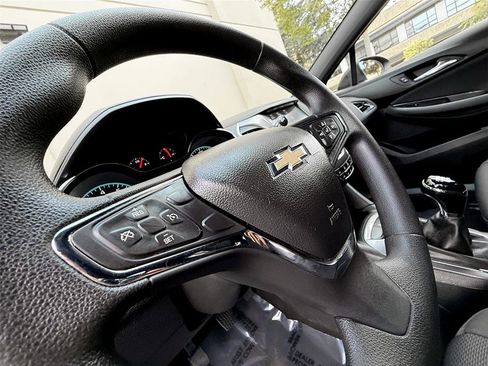 Used 2017 Chevrolet Cruze LT image 29