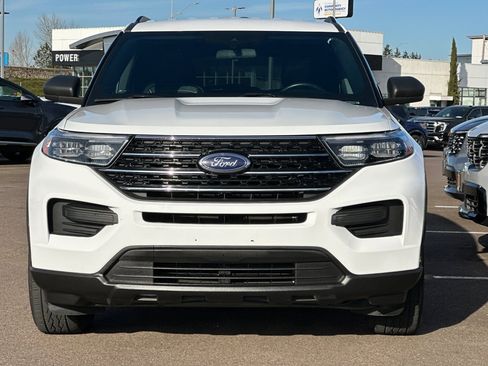 Used 2020 Ford Explorer XLT image 9