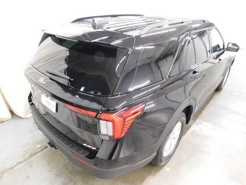New 2026 Ford Explorer Active image 3