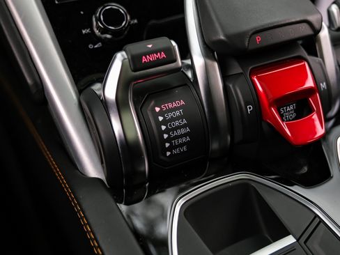 Used 2020 Lamborghini Urus image 25