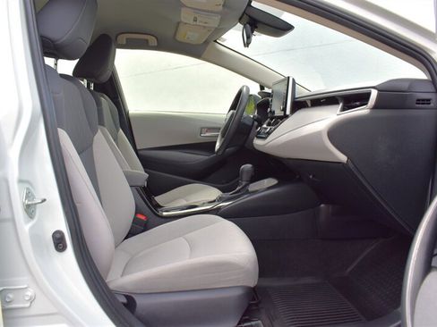 Used 2021 Toyota Corolla LE FWD image 26