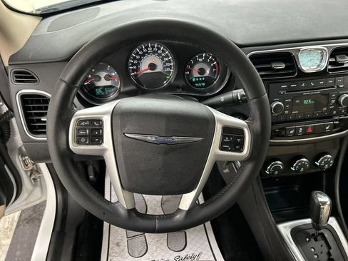 Used 2013 Chrysler 200 Limited FWD image 4