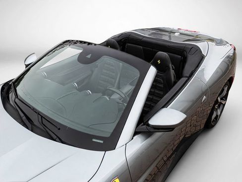 Certified 2022 Ferrari Portofino M RWD image 32