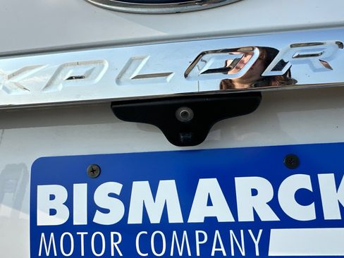 Used 2018 Ford Explorer XLT AWD/4WD image 7