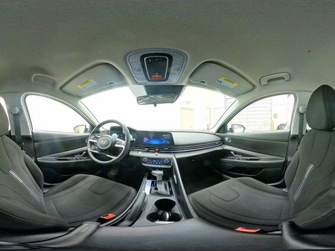 Used 2024 Hyundai Elantra SEL image 33