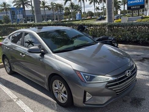 Used 2020 Hyundai Elantra Value Edition FWD image 3
