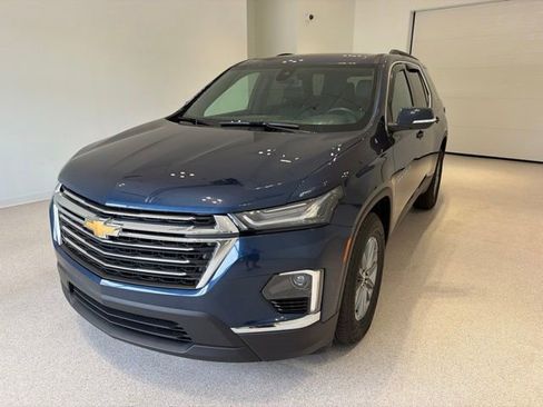 Used 2023 Chevrolet Traverse LT AWD/4WD image 3