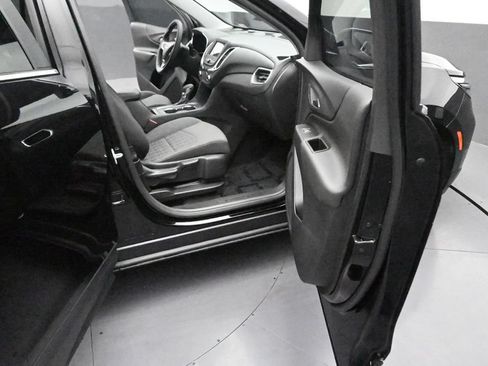Used 2023 Chevrolet Equinox LT FWD image 15