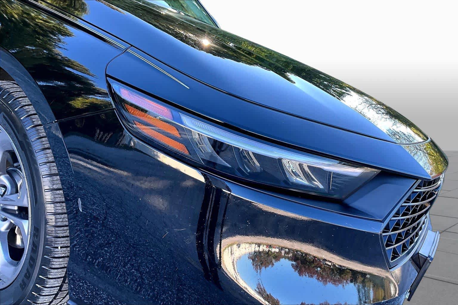 Used 2023 Honda Accord EX image 27