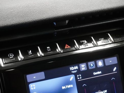 Certified 2024 Jeep Grand Cherokee Laredo image 23